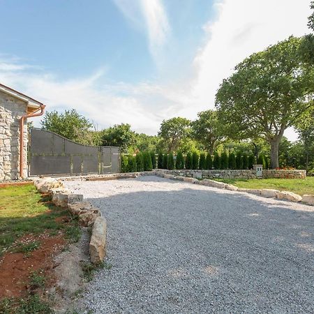 Nedeščina Small Old House المظهر الخارجي الصورة